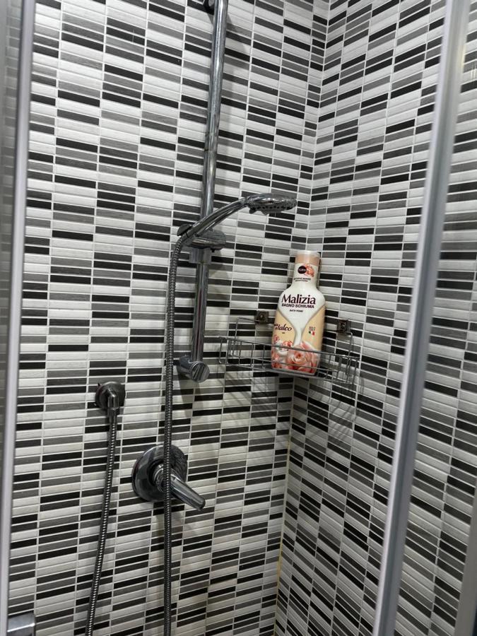 Smart'S House Deluxe Quartieri Spagnoli Νάπολη Εξωτερικό φωτογραφία